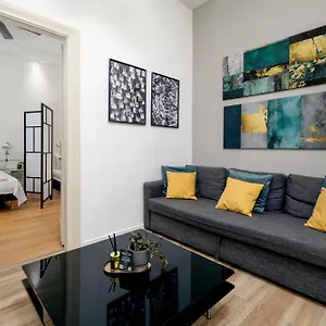 Stylish&spacious ! Location Kazincy Netflix Budapest