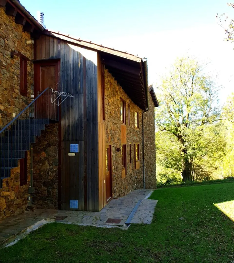 Country house El Serrat Turisme Rural Planoles