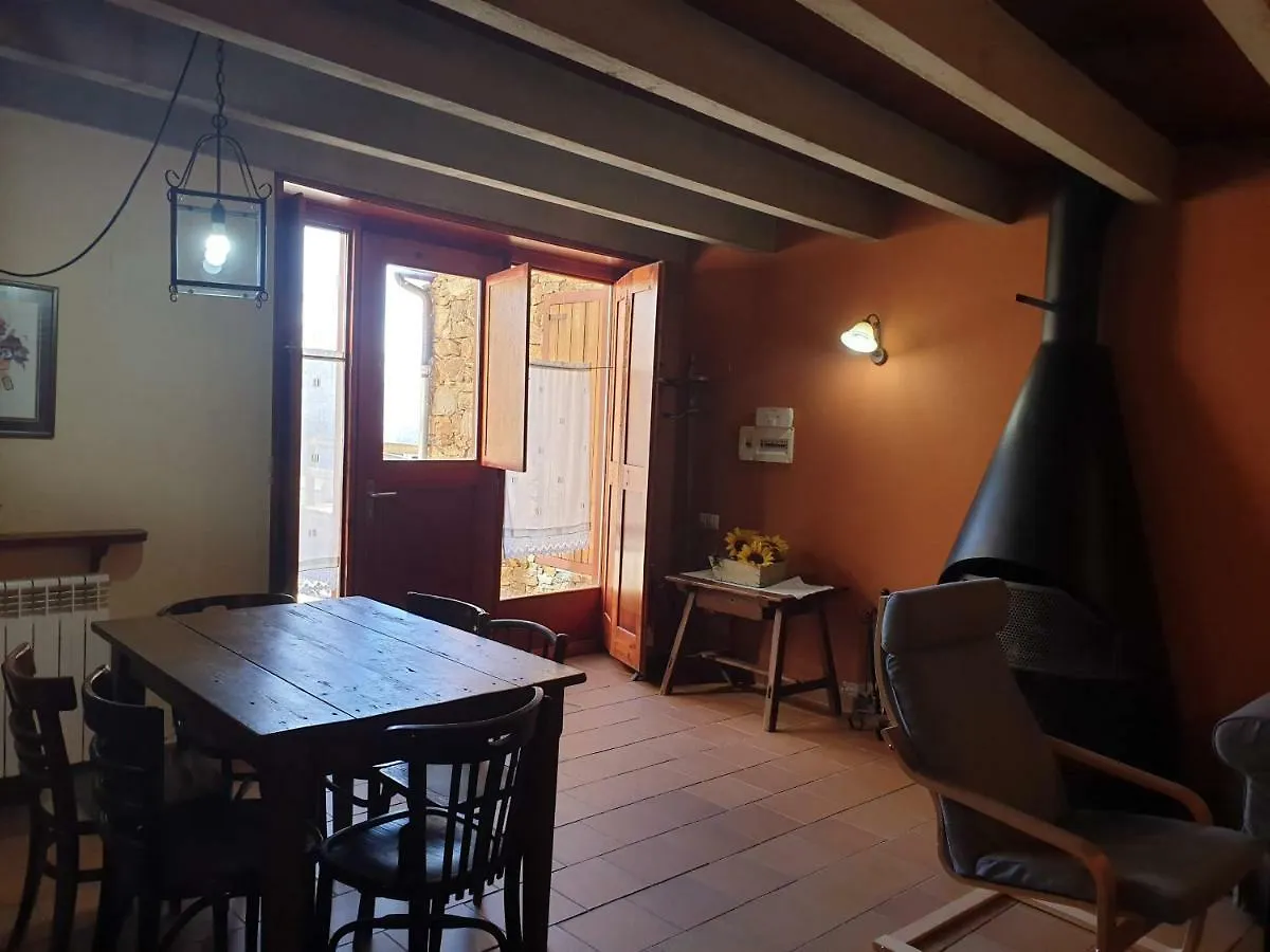 El Serrat Turisme Rural Planoles Country house